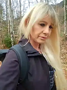 Sexy Sparkling  online show from April 6, 2026, 11:11 am