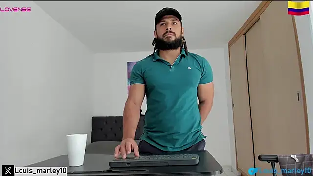 Snapshot of Louis_marley__ chatting on November 5, 2025, 4:32 pm Louis marley online show from November 5, 2025, 4:32 pm