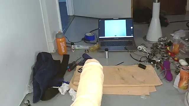 Snapshot of Soumis7575 chatting on April 12, 2026, 10:18 am Soumis7575 online show from April 12, 2026, 10:18 am