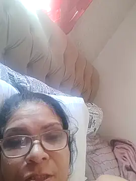 Snapshot of Delicy1 chatting on February 15, 2026, 12:26 pm Delicy1 online show from February 15, 2026, 12:26 pm