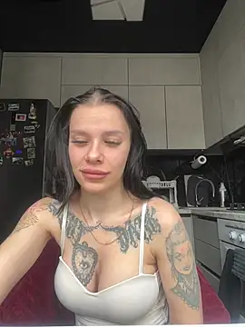 Queen of pain online show from March 26, 2026, 6:33 am