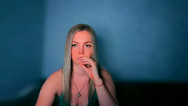 Snapshot of iam_Venus chatting on April 24, 2026, 3:47 pm iam Venus online show from April 24, 2026, 3:47 pm