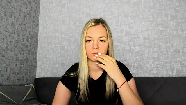 iam Venus online show from April 7, 2026, 9:44 am