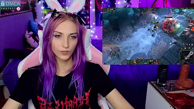 Snapshot of Violet_Noir chatting on January 22, 2025, 10:40 am Violet Noir online show from January 22, 2025, 10:40 am