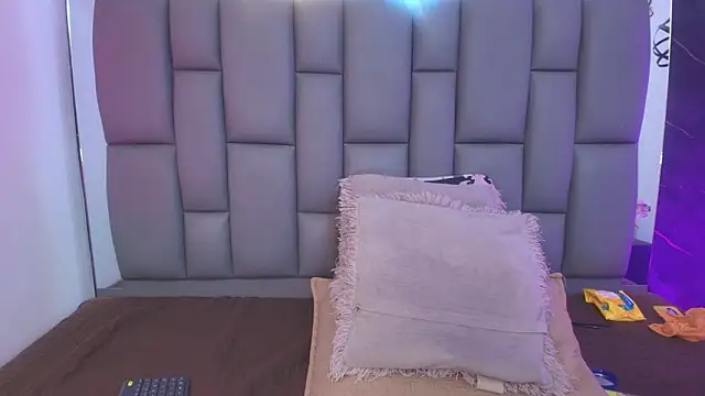  MiaBrown  online show from January 16, 2026, 12:09 pm