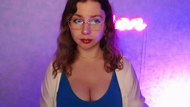 Snapshot of Leah_Reed chatting on September 11, 2025, 4:07 pm Leah Reed online show from September 11, 2025, 4:07 pm