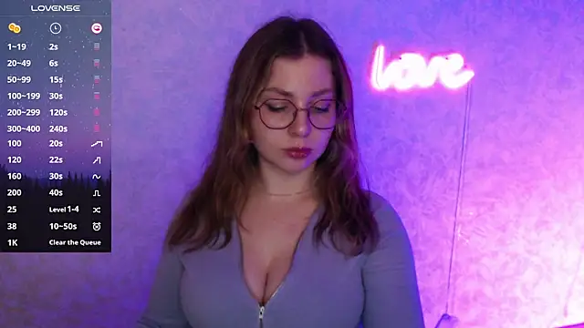 Snapshot of Leah_Reed chatting on March 16, 2025, 9:26 pm Leah Reed online show from March 16, 2025, 9:26 pm