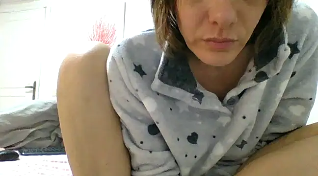Emyly83 online show from March 9, 2025, 10:08 pm