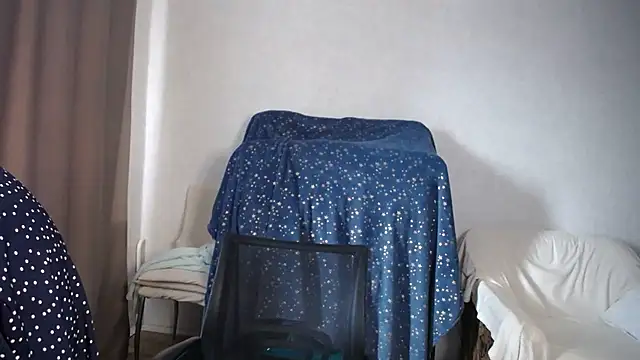 DonnaMagdalena online show from May 9, 2026, 1:03 pm
