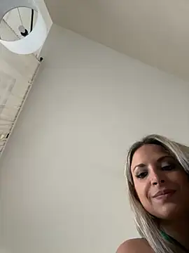 Cute Anissa online show from October 15, 2025, 2:03 pm