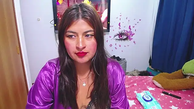 Yunhot  online show from April 18, 2026, 1:08 am