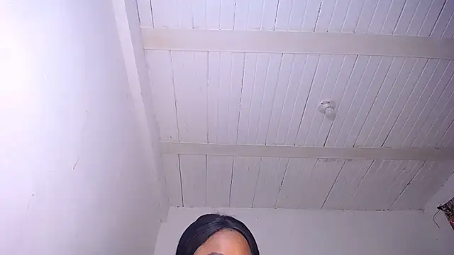 yselahot online show from October 27, 2025, 3:24 pm