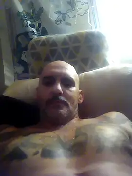 ClydeCan409 online show from April 24, 2026, 11:40 pm