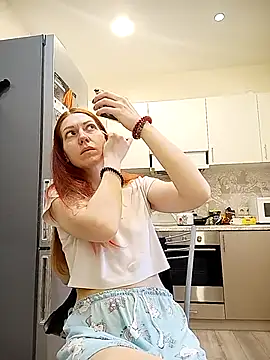  Sweet Love  online show from November 1, 2025, 12:43 pm