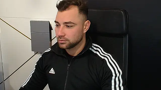 Snapshot of DuncanStone chatting on October 31, 2025, 5:15 am DuncanStone online show from October 31, 2025, 5:15 am