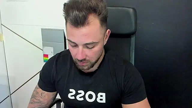 Snapshot of DuncanStone chatting on February 4, 2025, 2:32 pm DuncanStone online show from February 4, 2025, 2:32 pm