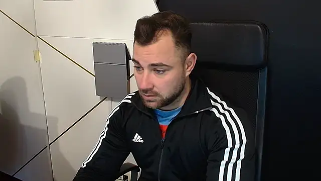 Snapshot of DuncanStone chatting on November 11, 2025, 5:57 am DuncanStone online show from November 11, 2025, 5:57 am