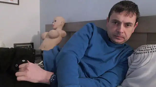 freddy0222222 online show from February 7, 2025, 11:45 am