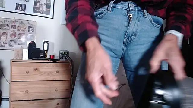 hottottrot691 online show from November 20, 2025, 3:40 am