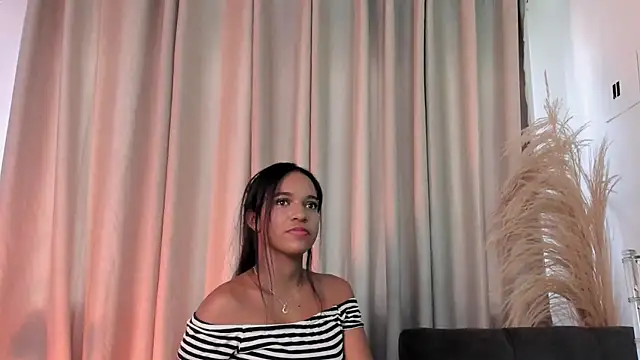 Snapshot of Tina_Rouse2 chatting on February 21, 2026, 4:53 pm Tina Rouse2 online show from February 21, 2026, 4:53 pm