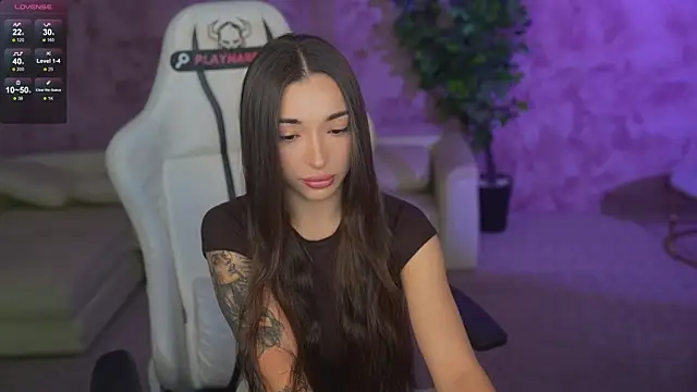 Snapshot of Jasmine_Flow chatting on June 18, 2026, 7:40 am Jasmine Flow online show from June 18, 2026, 7:40 am