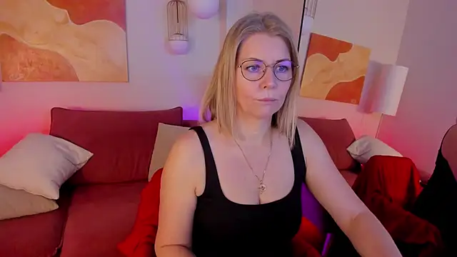 Annie Light online show from December 1, 2025, 5:52 am