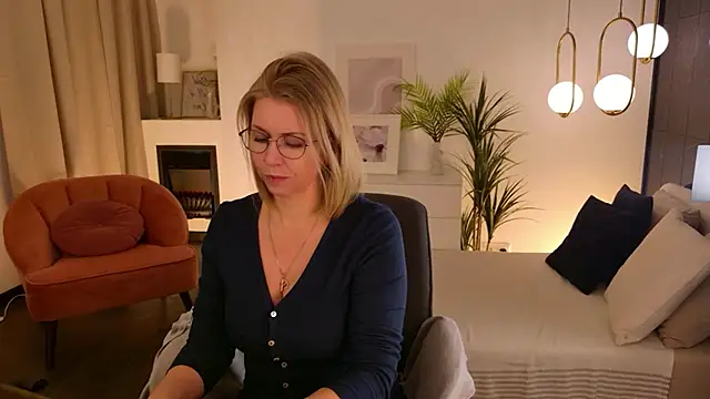 Annie Light online show from February 7, 2026, 12:35 pm