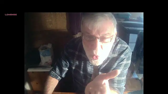 Snapshot of terrybare chatting on January 13, 2026, 3:05 pm terrybare online show from January 13, 2026, 3:05 pm