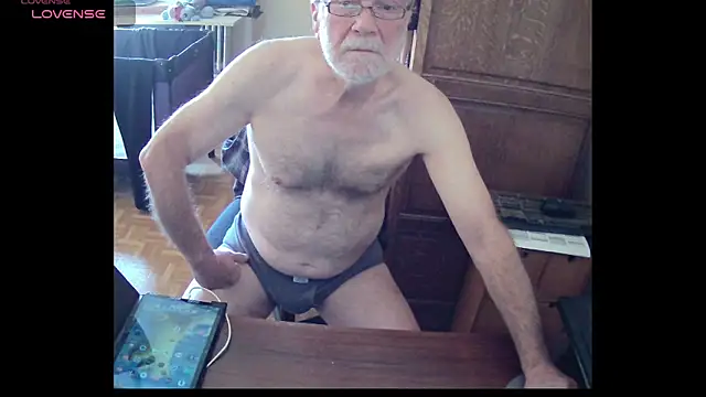 Snapshot of terrybare chatting on March 15, 2026, 10:44 am terrybare online show from March 15, 2026, 10:44 am