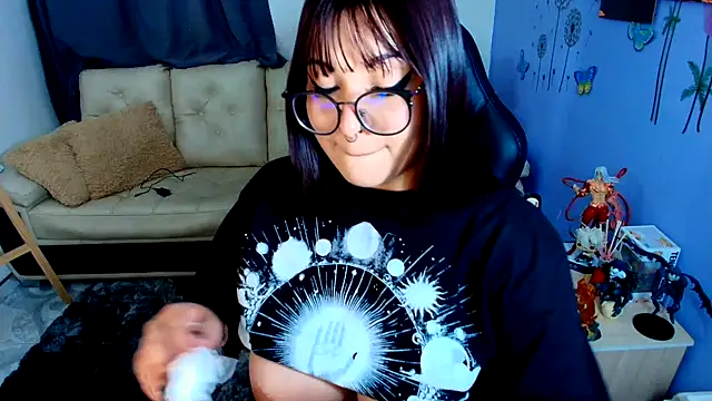 Snapshot of SweetIsabella_x chatting on May 21, 2026, 4:43 am SweetIsabella x online show from May 21, 2026, 4:43 am