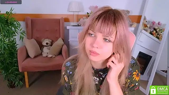 Snapshot of Grace_and__Jacob chatting on October 18, 2025, 6:37 am Grace and Jacob online show from October 18, 2025, 6:37 am