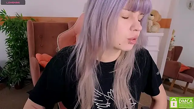 Snapshot of Grace_and__Jacob chatting on November 13, 2025, 6:17 am Grace and Jacob online show from November 13, 2025, 6:17 am