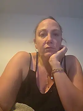 Snapshot of Wisie_Cutie chatting on May 30, 2026, 11:21 pm Wisie Cutie online show from May 30, 2026, 11:21 pm