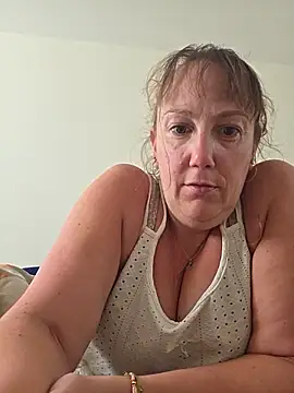 Snapshot of Wisie_Cutie chatting on June 2, 2026, 3:45 pm Wisie Cutie online show from June 2, 2026, 3:45 pm