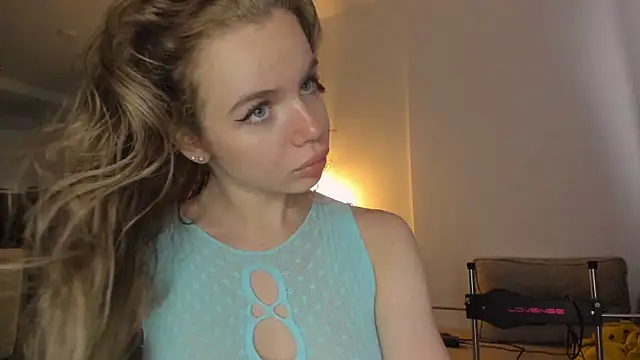 lit asella online show from October 8, 2025, 9:33 am