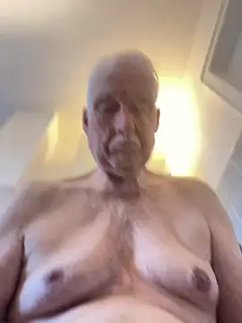 Snapshot of Steffibi1954 chatting on March 3, 2026, 10:22 am Steffibi1954 online show from March 3, 2026, 10:22 am