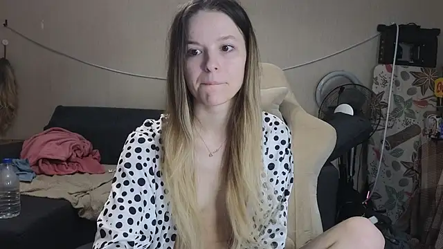 Snapshot of Nate__ chatting on December 2, 2025, 3:52 am Nate online show from December 2, 2025, 3:52 am