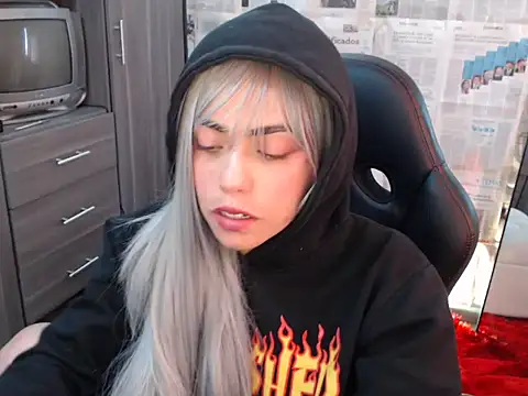 Snapshot of i_am_nina_ chatting on November 11, 2025, 5:41 pm i am nina online show from November 11, 2025, 5:41 pm