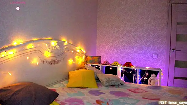 LillyMoure  online show from February 27, 2026, 11:15 pm