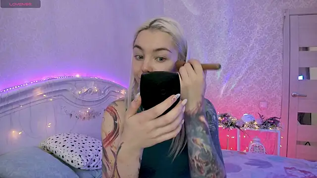 LillyMoure  online show from November 8, 2025, 2:26 am