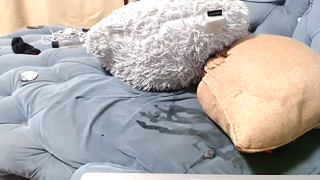 Snapshot of PullUp0nM3NYC chatting on December 2, 2025, 8:49 am PullUp0nM3NYC online show from December 2, 2025, 8:49 am