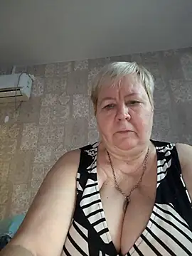 EffectFiona online show from December 23, 2025, 4:34 am