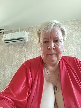 Snapshot of EffectFiona chatting on June 19, 2026, 4:18 am EffectFiona online show from June 19, 2026, 4:18 am