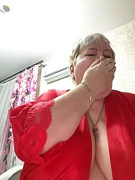 EffectFiona online show from October 10, 2025, 10:32 pm