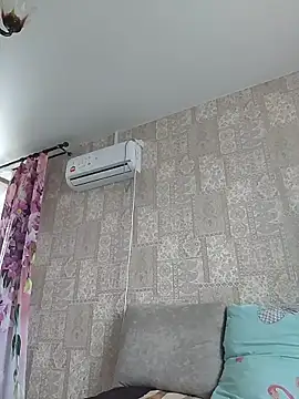 EffectFiona online show from April 4, 2026, 5:03 am