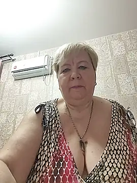 EffectFiona online show from March 15, 2026, 10:50 pm