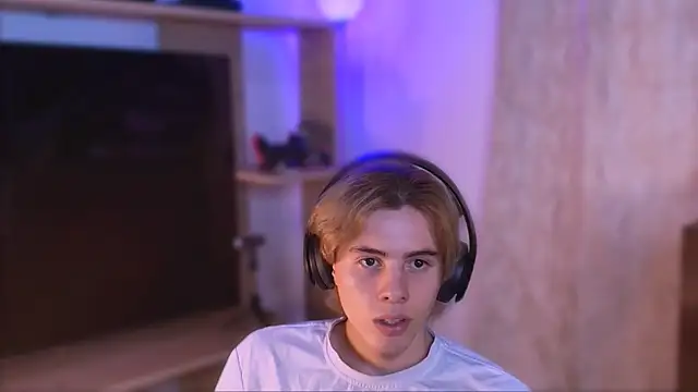 Snapshot of dimitri_tv chatting on September 11, 2025, 8:53 pm dimitri tv online show from September 11, 2025, 8:53 pm