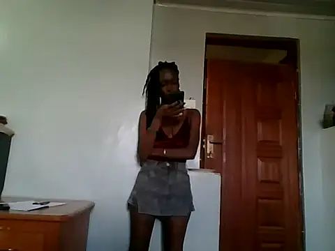 Prettybecs online show from October 10, 2025, 7:31 am