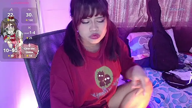 violetagrey  online show from September 13, 2025, 3:34 pm