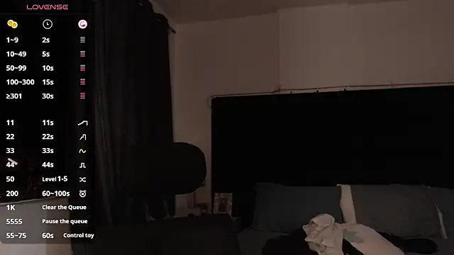 andrewmhilton  online show from October 27, 2025, 5:52 am